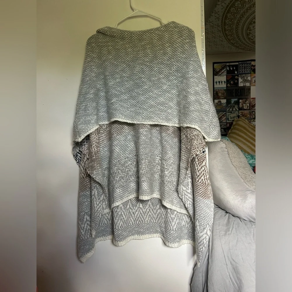 small gray and tan three bird nest poncho! - Picture 2 of 3